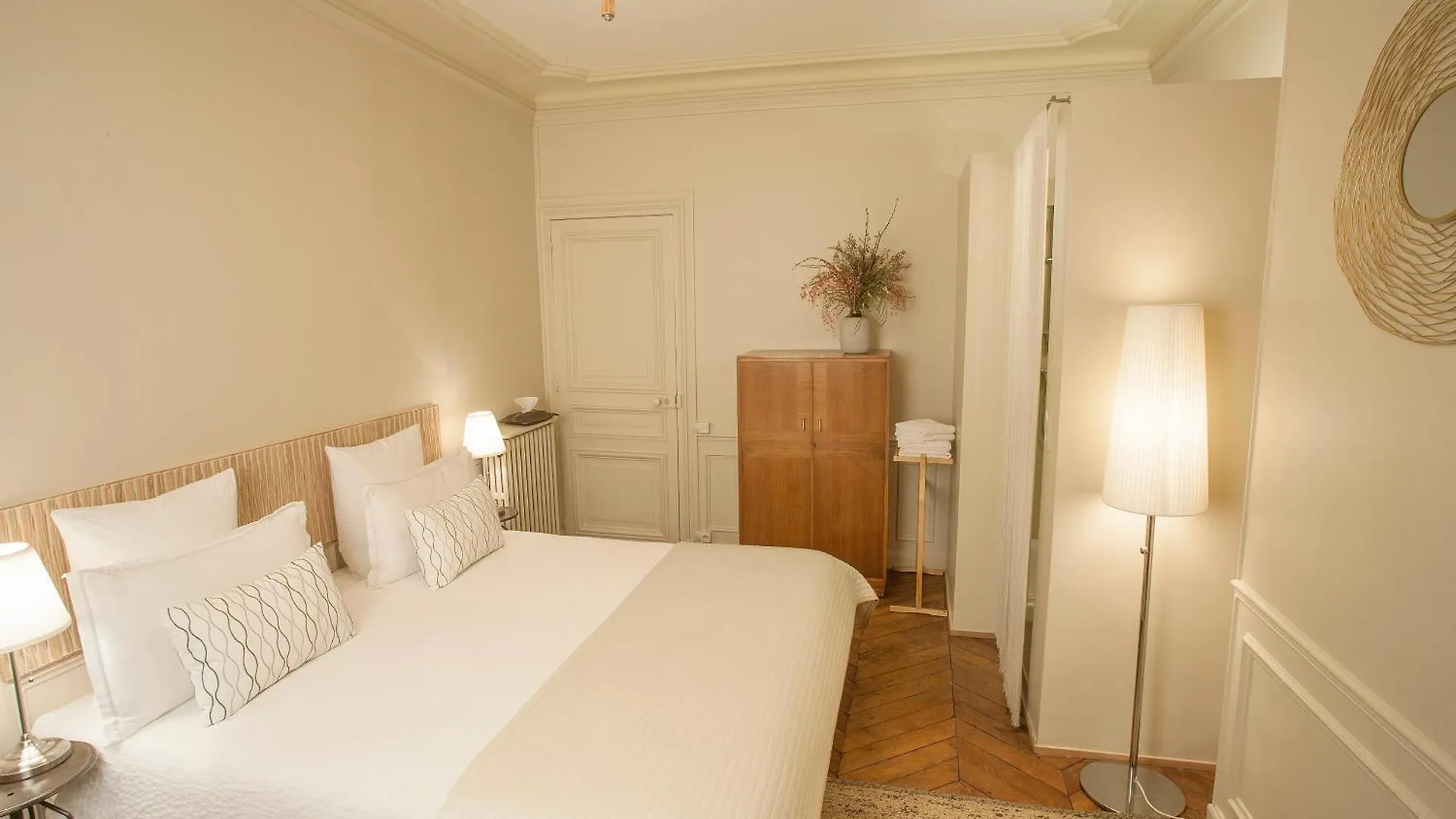 Le85 Paris Bed and Breakfast Bed & Breakfast